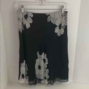 Ann Taylor Petites Floral Black and White Women's Skirt